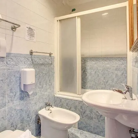 Picasso Hotell *